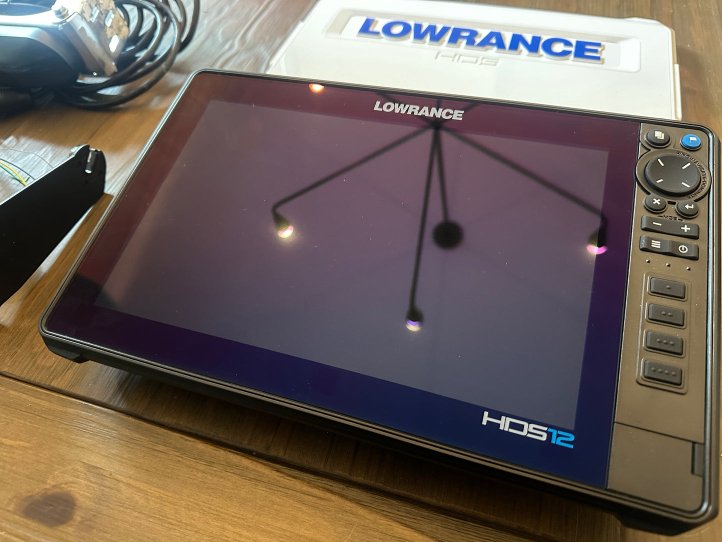 *USED* Lowrance HDS 12 PRO with 3/1 transducer