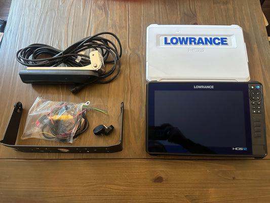 *USED* Lowrance HDS 12 PRO with 3/1 transducer